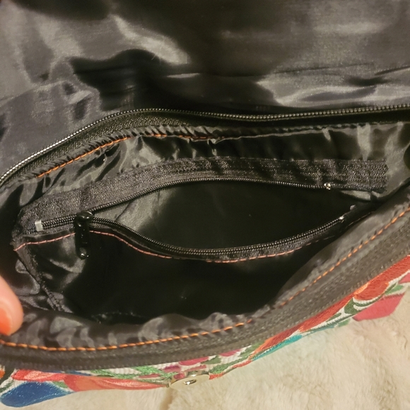 Envelope Clutch Purse, Vibrant Embroidered Colors, Zip Closure, Crossbody Strap - Picture 7 of 9